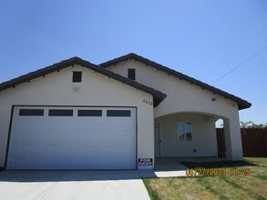 Building Photo - East Bakersfield New Build House -COMING S...