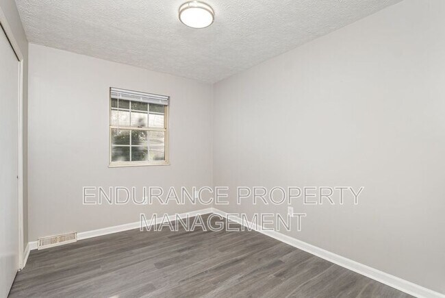 Building Photo - 4606 Glenway Ave