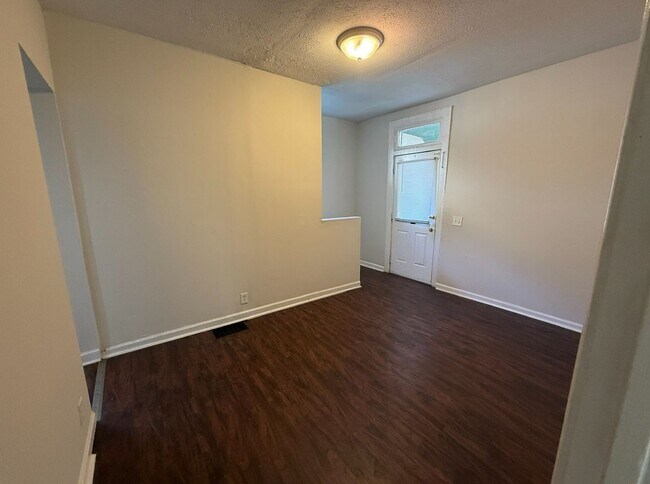 Building Photo - 536A Euclid Ave – Available Fall 2026