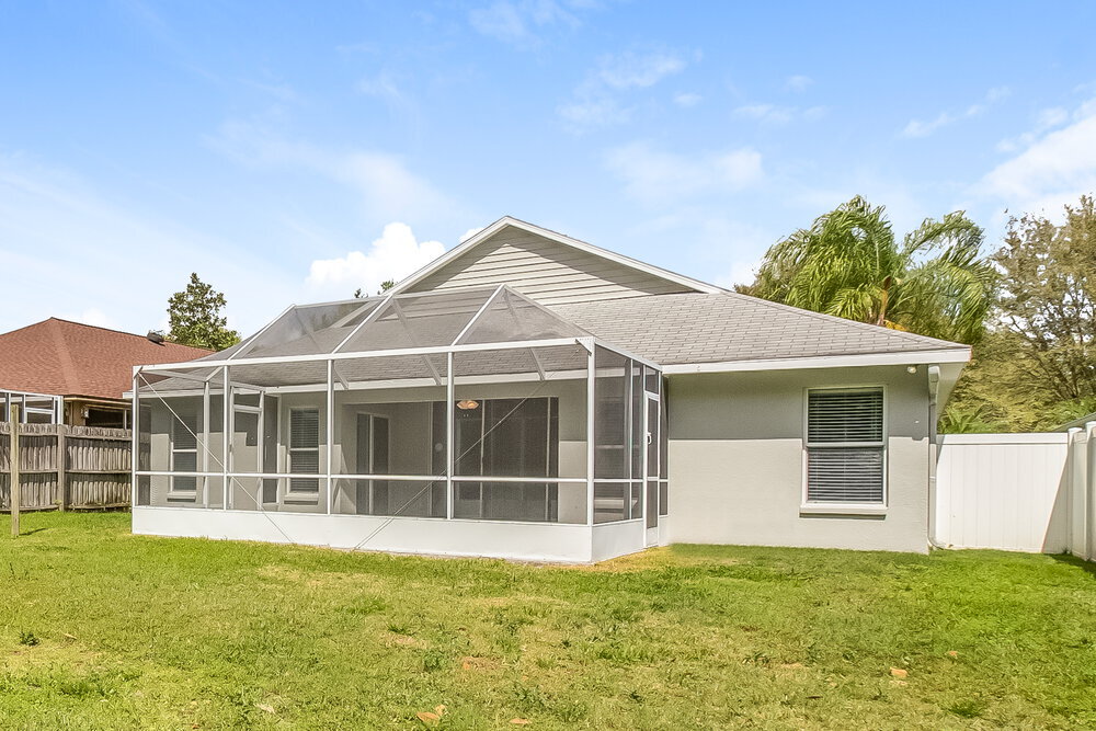 Building Photo - 633 Straw Lake Dr