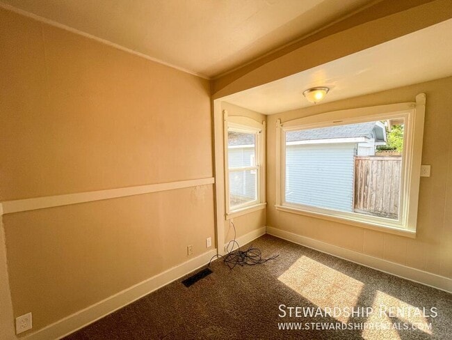 Building Photo - 1745 Olive St