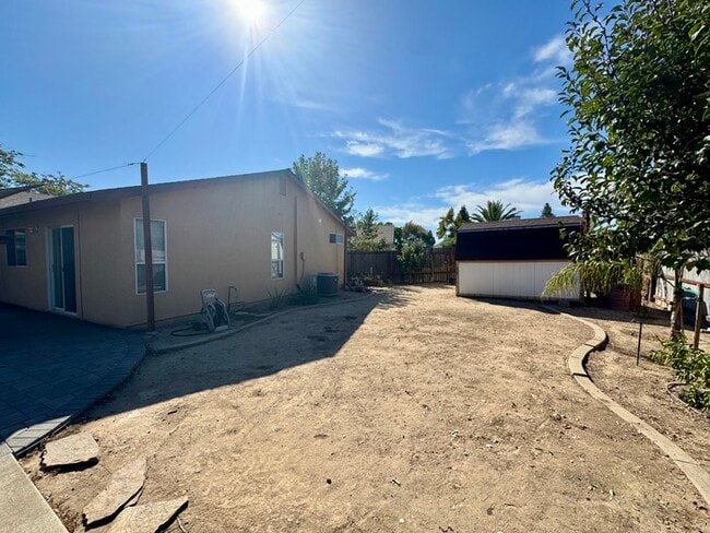 Building Photo - Beautiful 4 Bedroom Single Story For Rent In Roseville!