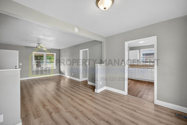 Building Photo - Charming 3-Bedroom Home for Rent – With Large Yard!!