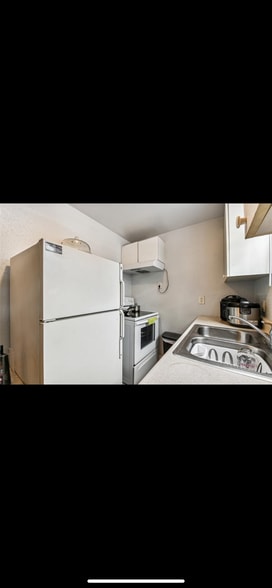 Building Photo - 1414 17th St W