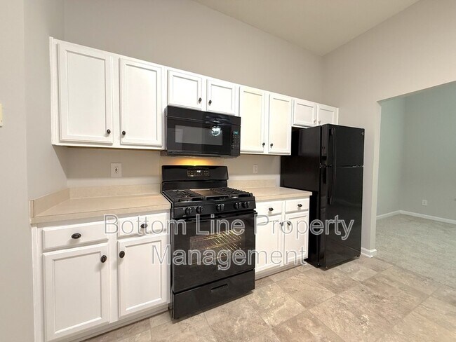 Building Photo - 1020 Stinson Glen Ln
