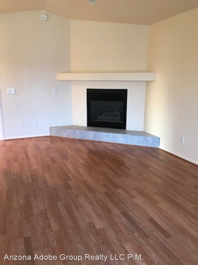 Building Photo - 2 br, 2 bath House - 511 S. Sawmill Gardens