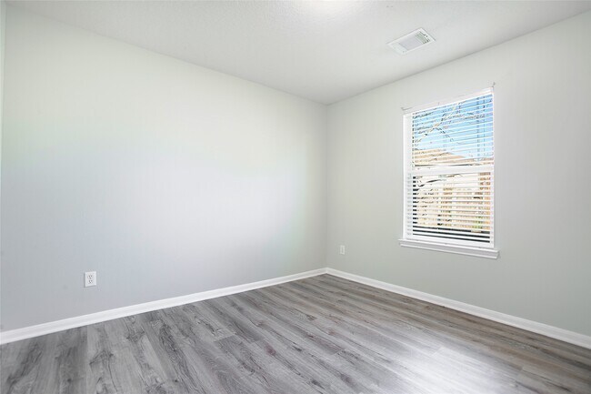 Building Photo - 9823 Cassowary Dr