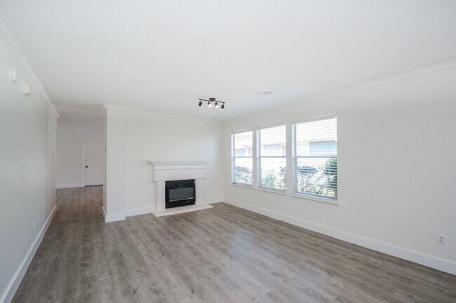 Building Photo - 9603 Farrell Dr