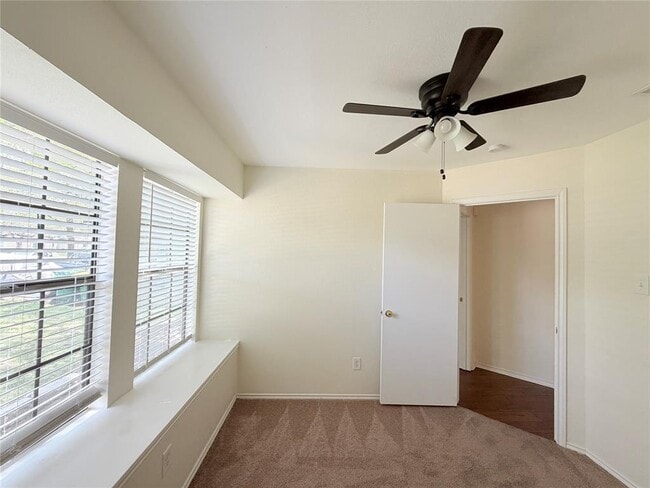 Building Photo - 1703 Hatch Rd