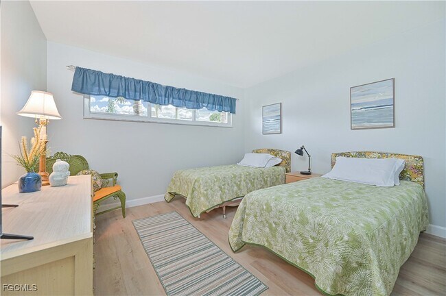 Building Photo - 223 3rd Ave S