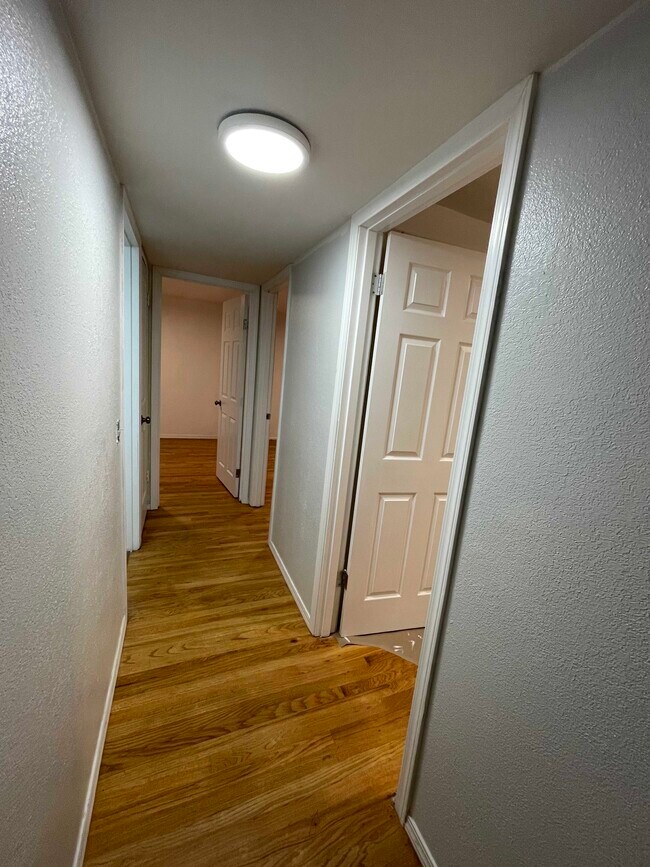 Building Photo - 30443 2nd Ave S