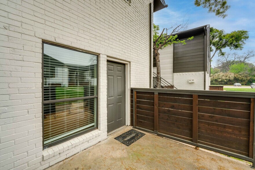 Building Photo - 9763 Audelia Rd