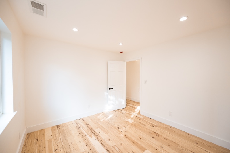 Building Photo - 421 Kahrs Ave