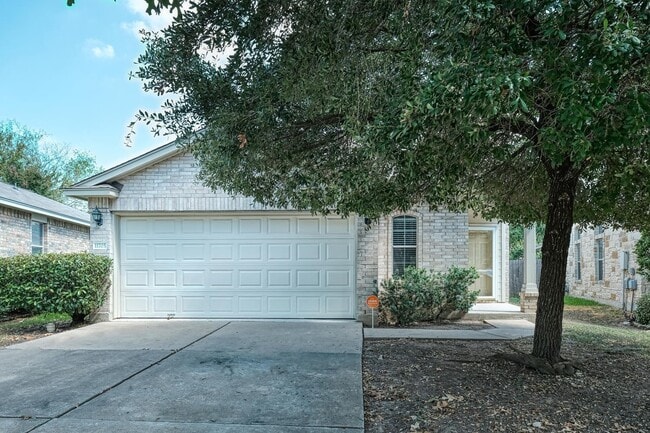 Primary Photo - Beautiful 3/2.5/2 two story with two livin...