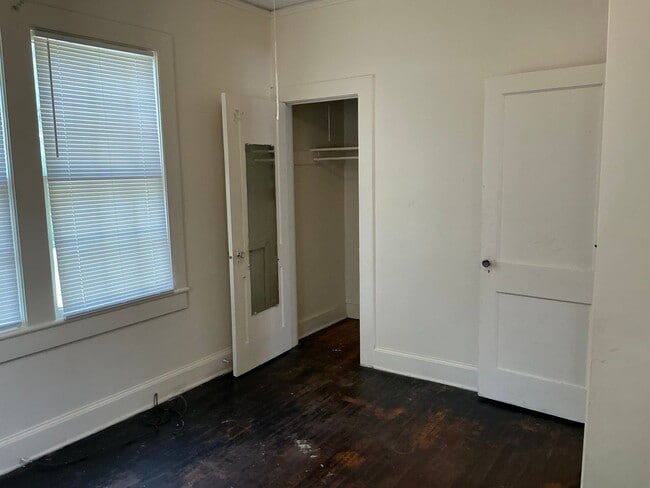 Building Photo - 1314 Carswell Ave