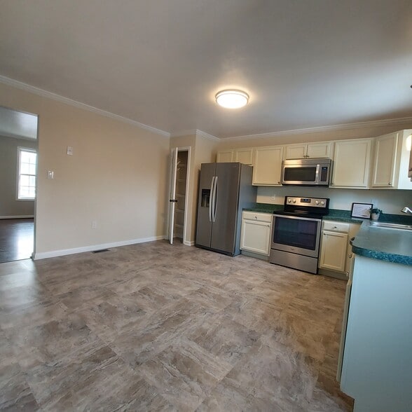 Building Photo - 102 Kadies Ln