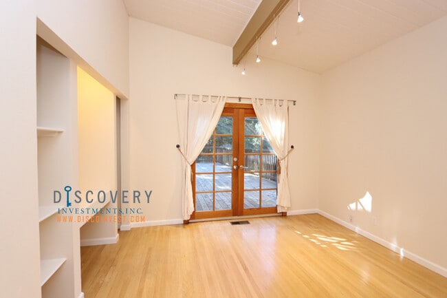 Building Photo - Coming Soon! 4 Bedroom Montclair Home with...