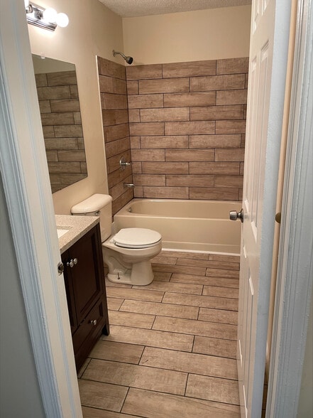 Building Photo - 86 Willow Ct