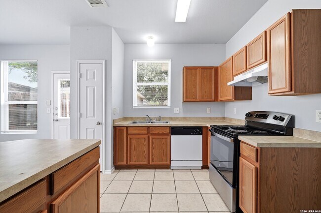 Building Photo - 10302 Lateleaf Oak