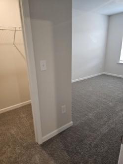 Building Photo - 102 Lowland Dr