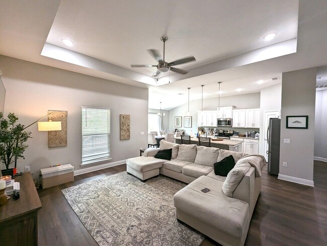 Building Photo - 1609 Ponderosa Dr