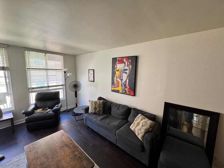 Building Photo - 5540 Lindo Paseo