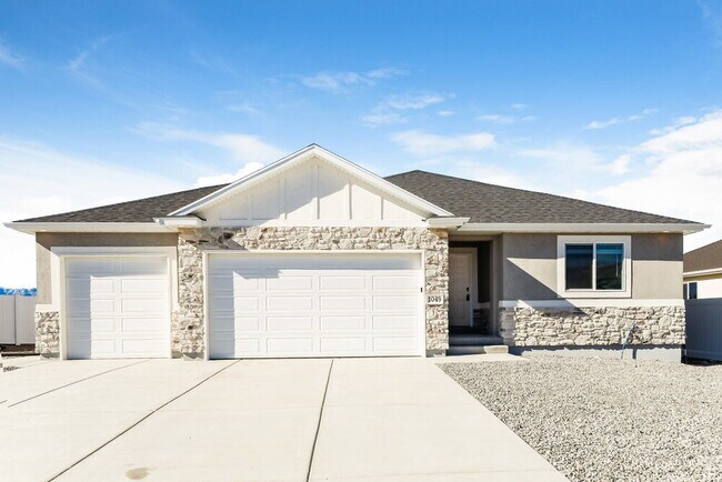 Building Photo - 1049 N Providence Wy