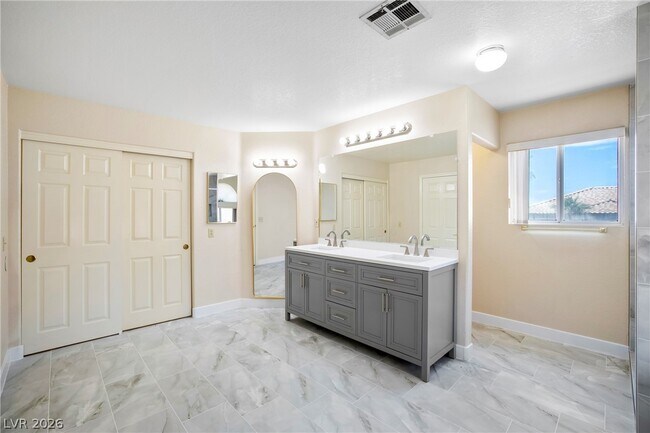 Building Photo - 3775 Emerald Bay Cir