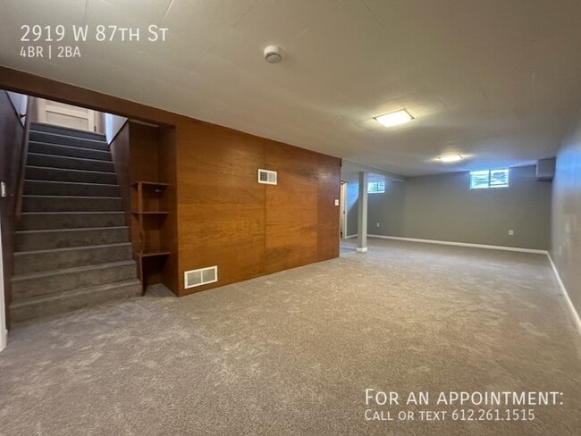 Building Photo - 2919 W 87th St