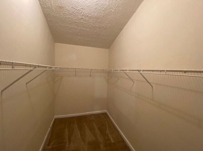 Building Photo - Wonderful 3 Bedroom Raleigh Ranch Home