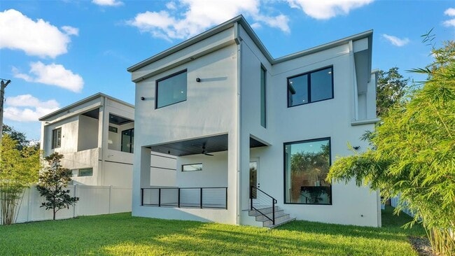 Building Photo - 3010 W Trilby Ave