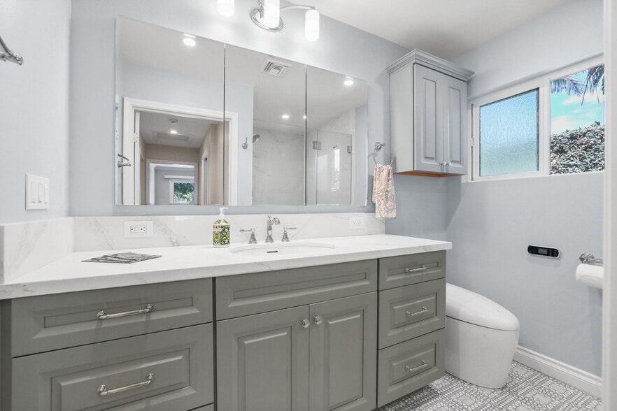 Building Photo - 11682 Reagan St