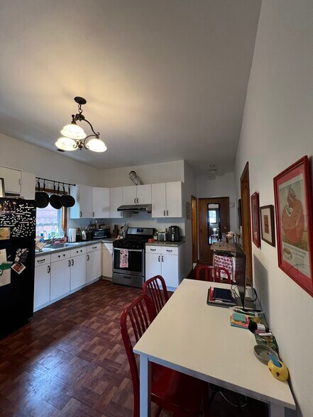 Building Photo - 56 7th St