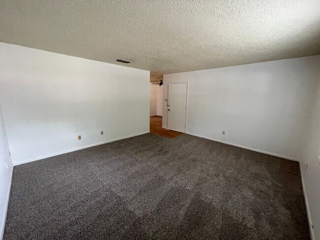 Building Photo - 1508-1510 Blackwell Drive