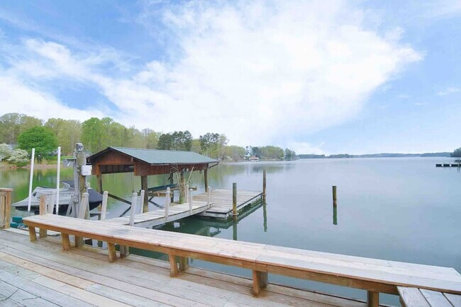 Building Photo - 152 Barksdale Ln