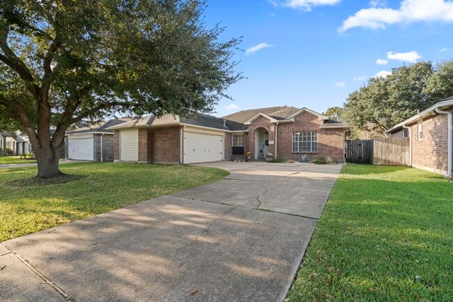 Building Photo - 7226 Buchanan Dr