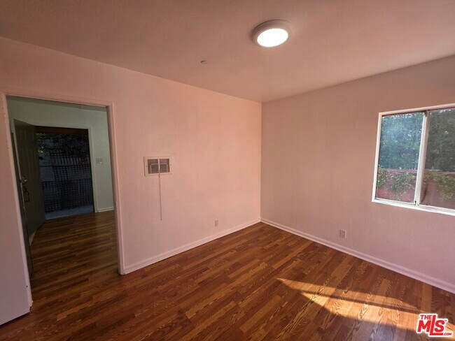 Building Photo - 632 Santa Clara Ave