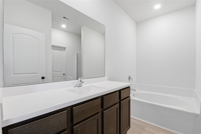 Building Photo - 11023 Hillside Creek Dr