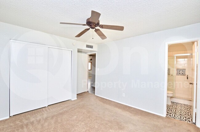 Building Photo - 6212 S Taylor Dr