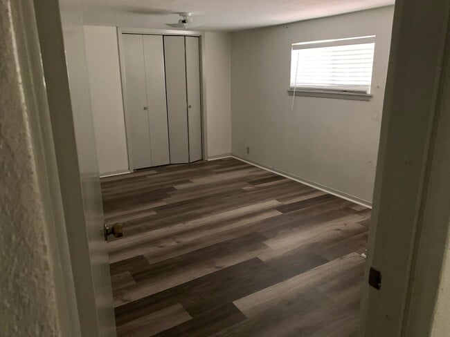 Building Photo - 106 Park Ave