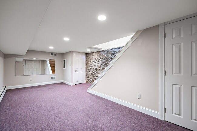 Building Photo - 1516 N Clayton St