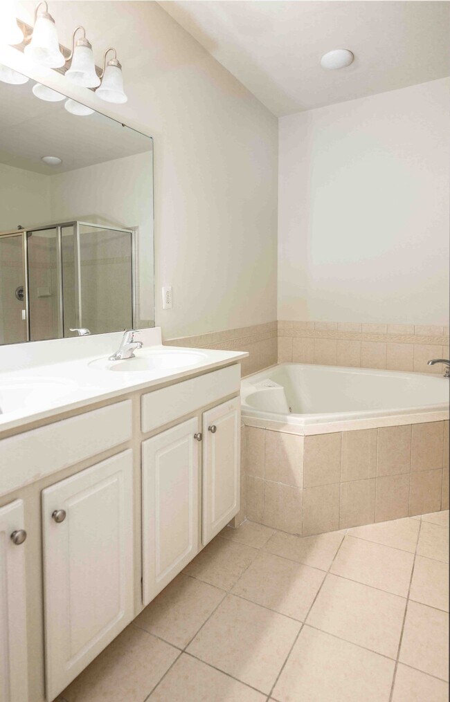 Building Photo - 2691 Sheffield Hill Way