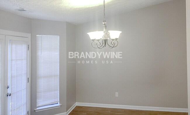 Building Photo - One month FREE RENT