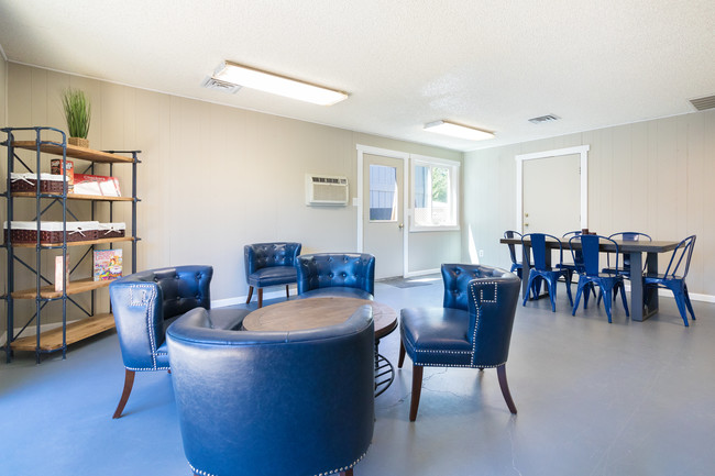 Community Room - Rose Villa Apartments