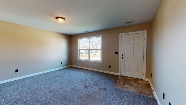 Building Photo - 6123-6125 Pinto Lane