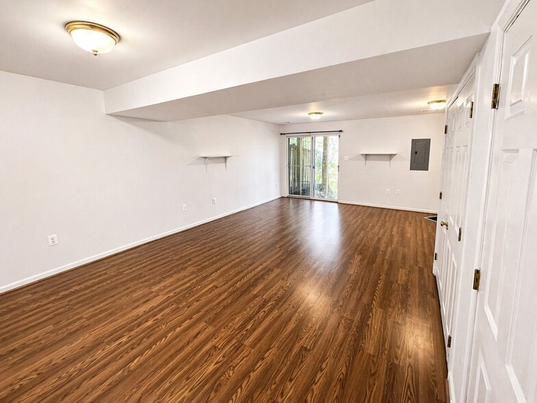 Building Photo - 6726 Emmanuel Ct