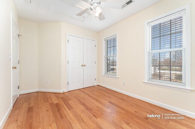 Building Photo - 4332 Southern Oak Dr