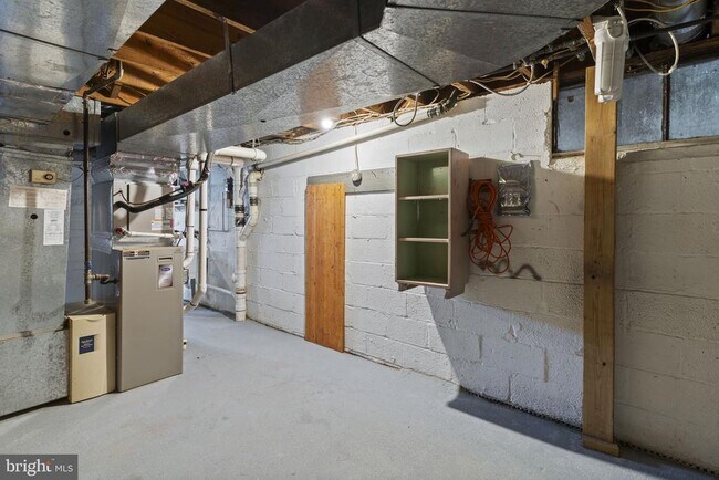 Building Photo - 4023 Poplar St