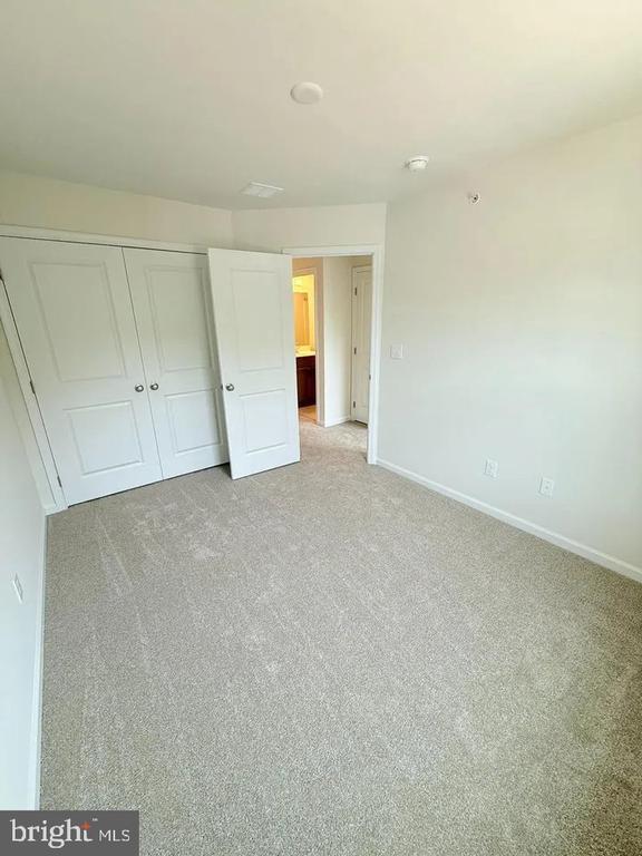 Building Photo - 135 Cobblestone Dr