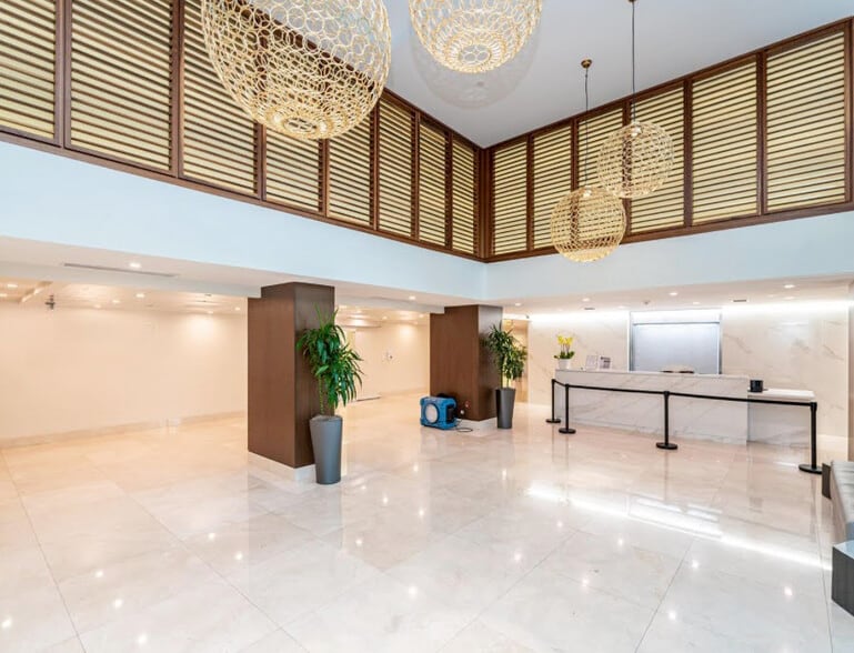 Building Photo - 540 Brickell Key
